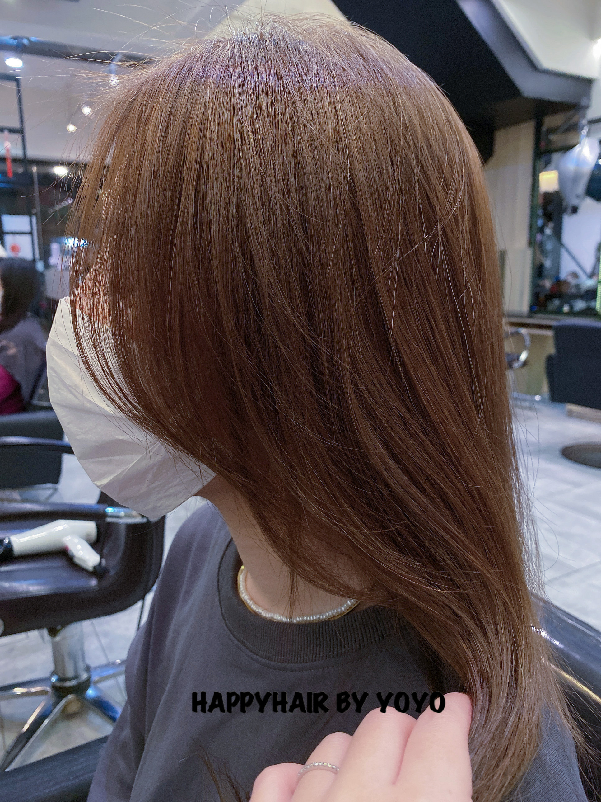 流行趨勢 Hair Style 0 人收藏 韓系瀏海 蜂蜜茶色 Yoyo Happyhair台北松山 預約設計師 推薦髮品 Ag護色洗髮精 Ag維多利亞水漾髮膜 造型資訊 臉型 髮量 少 多 髮質 柔 硬 造型預算 Nt 0 造型簡介